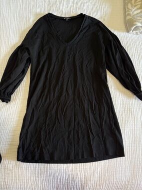 Express Black V-Neck 3/4 Sleeve Dress